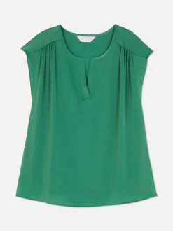 Satynowy T-shirt z dekoltem w serek