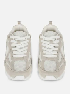 Siateczkowe buty sportowe z niską cholewką