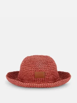 Słomkowy kapelusz wędkarski