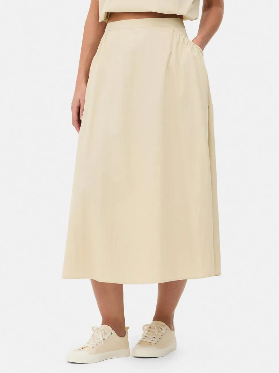 Spódnica midi z pełnego koła, część zestawu