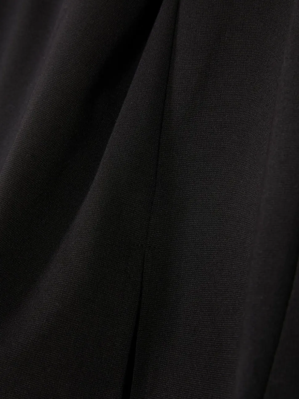 Spódnico-szorty z rozcięciem u dołu