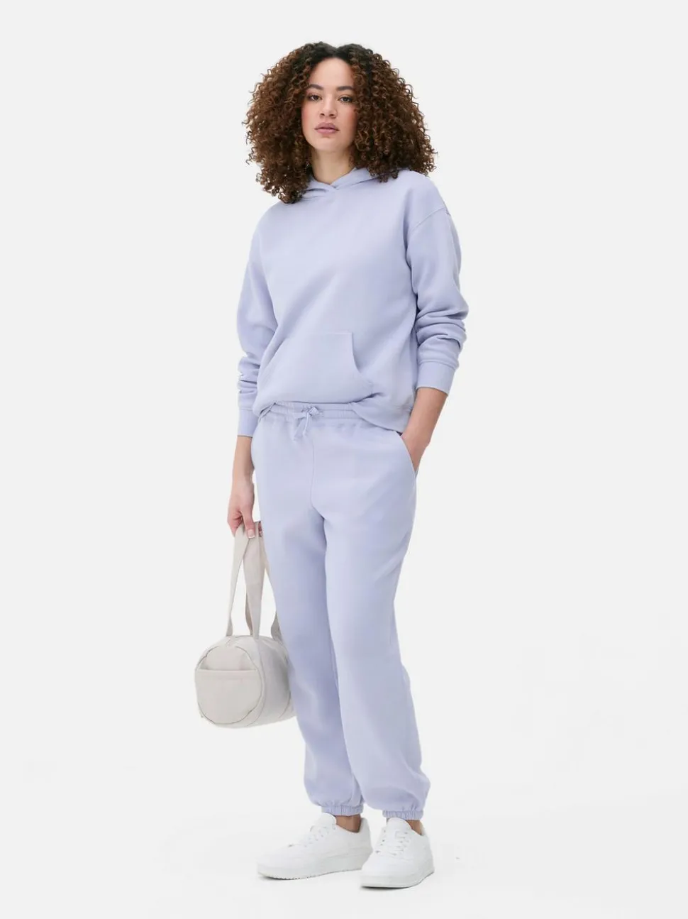 Spodnie dresowe ściągane sznurkiem