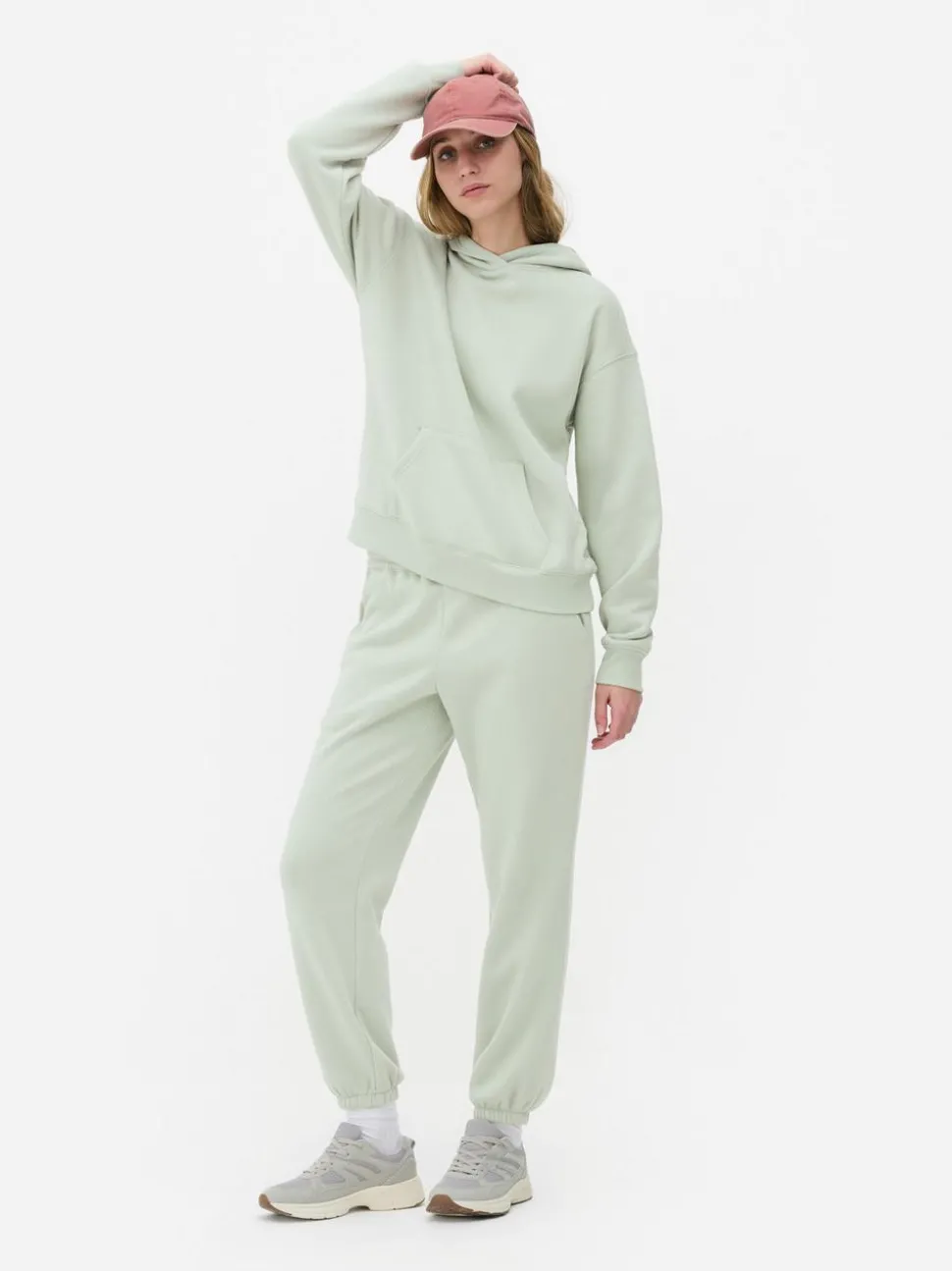 Spodnie dresowe ściągane sznurkiem