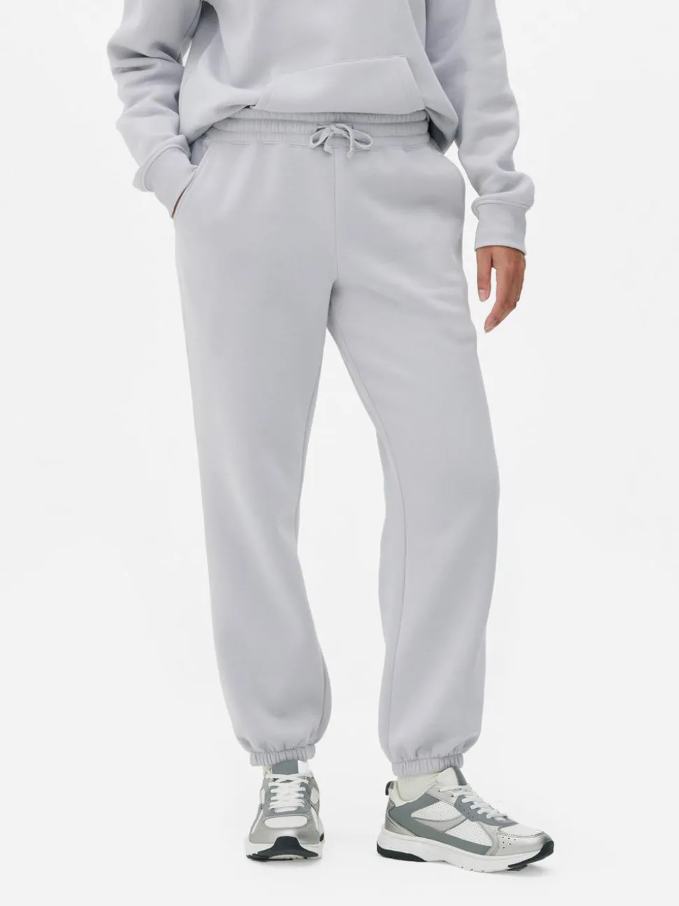 Spodnie dresowe ściągane sznurkiem