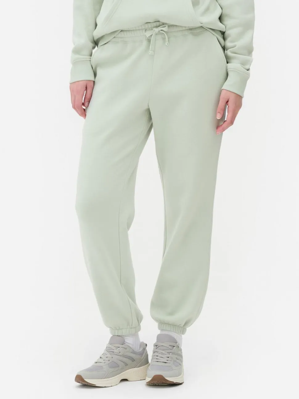 Spodnie dresowe ściągane sznurkiem