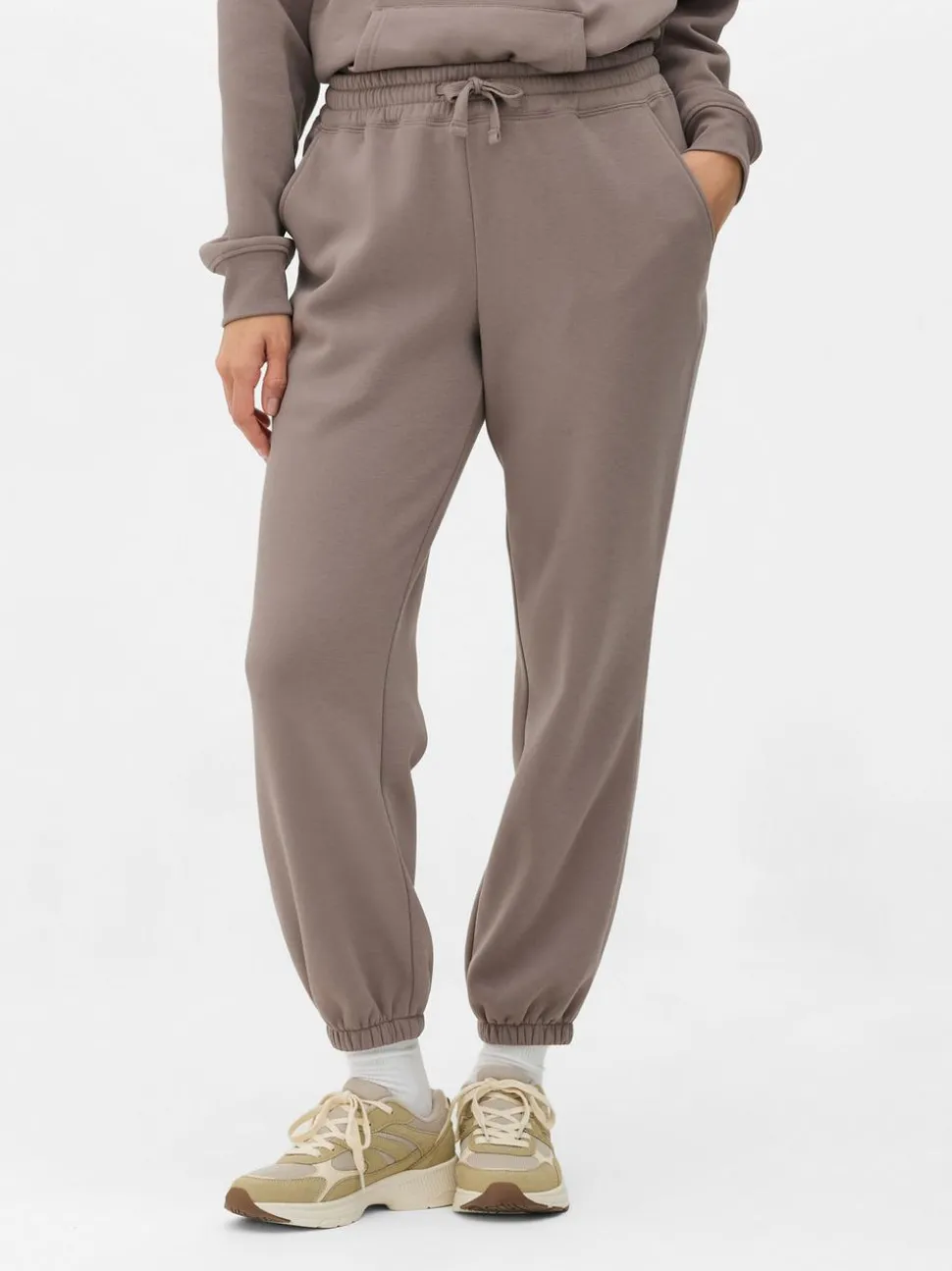 Spodnie dresowe ściągane sznurkiem