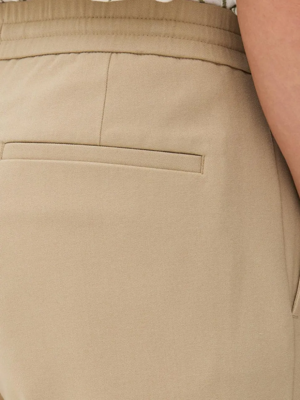 Spodnie dresowe ściągane sznurkiem Kem