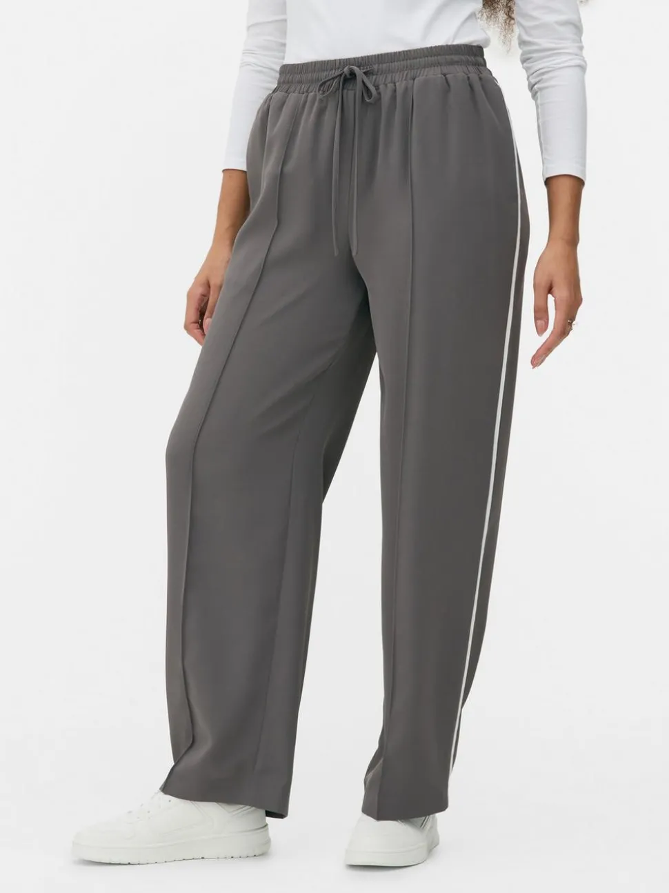 Spodnie dresowe z lampasami