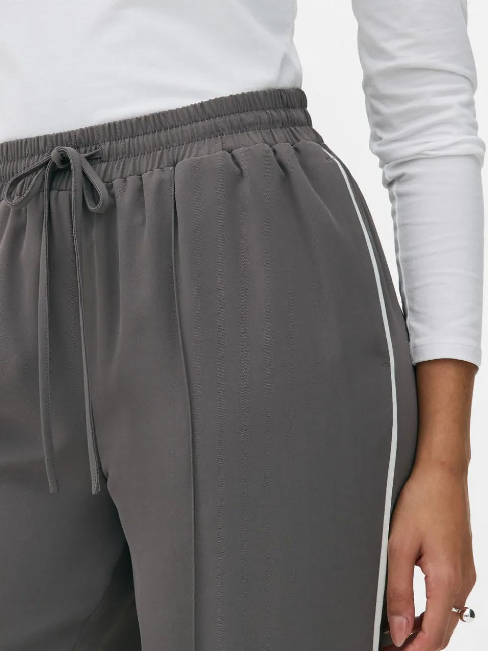 Spodnie dresowe z lampasami