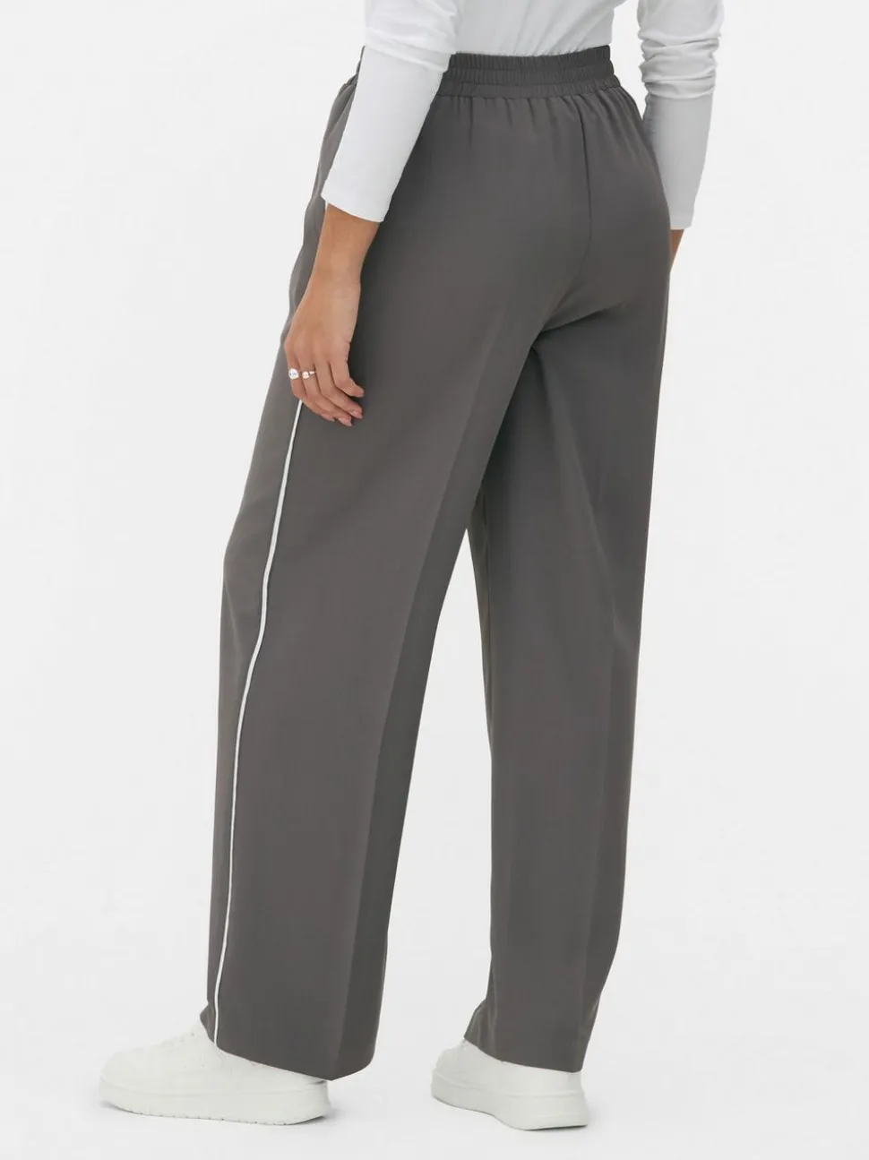 Spodnie dresowe z lampasami