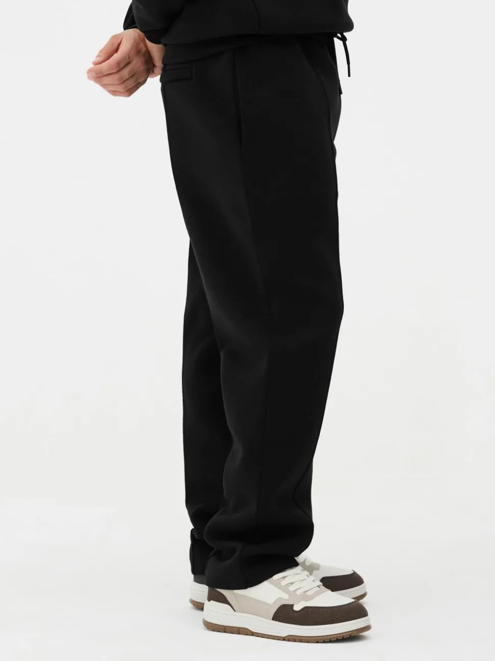Spodnie dresowe z zaszewkami Kem