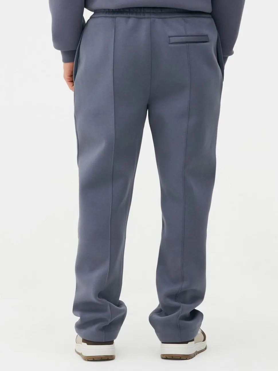 Spodnie dresowe z zaszewkami Kem