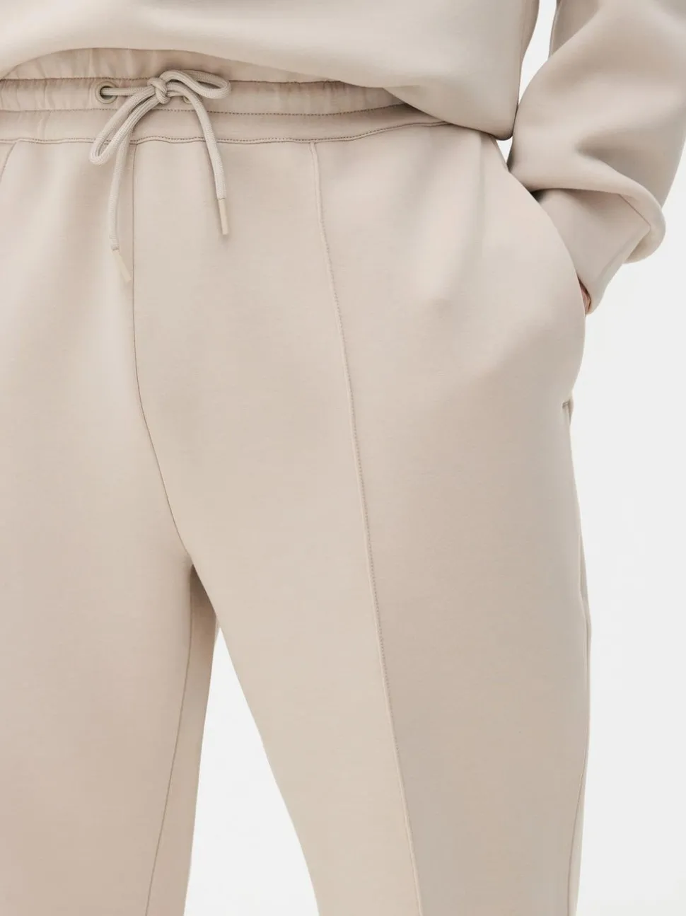 Spodnie dresowe ze ściągaczami i zaszewkami Kem