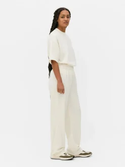 Spodnie dresowe ze sznurkiem i prostymi nogawkami