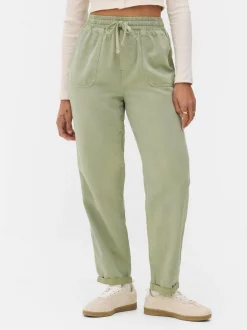 Spodnie dresowe ze sznurkiem w pasie