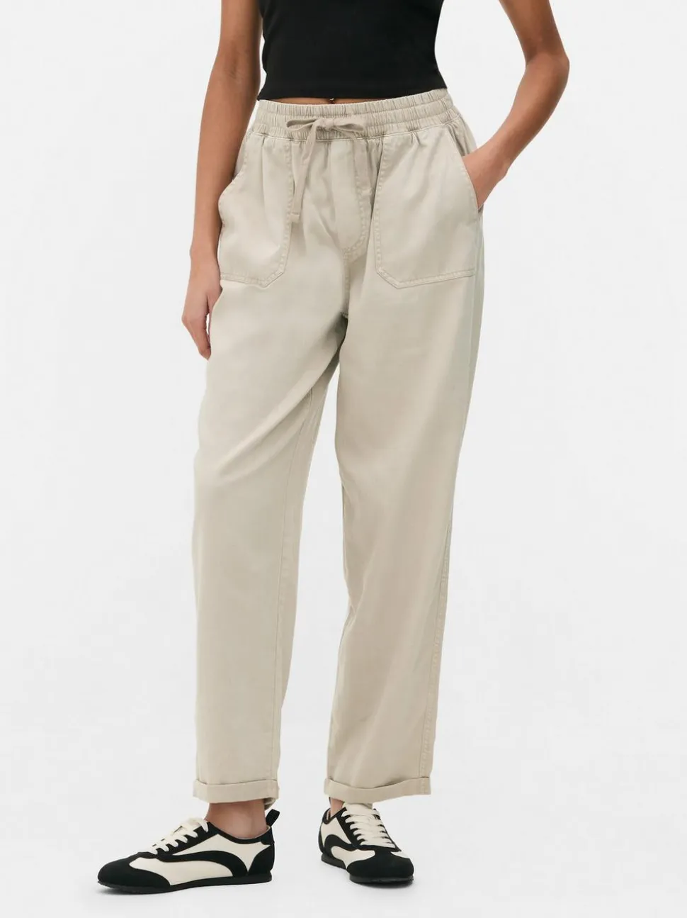 Spodnie dresowe ze sznurkiem w pasie