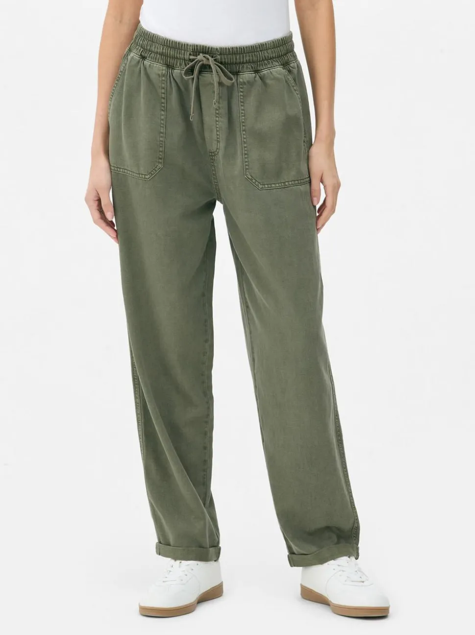 Spodnie dresowe ze sznurkiem w pasie