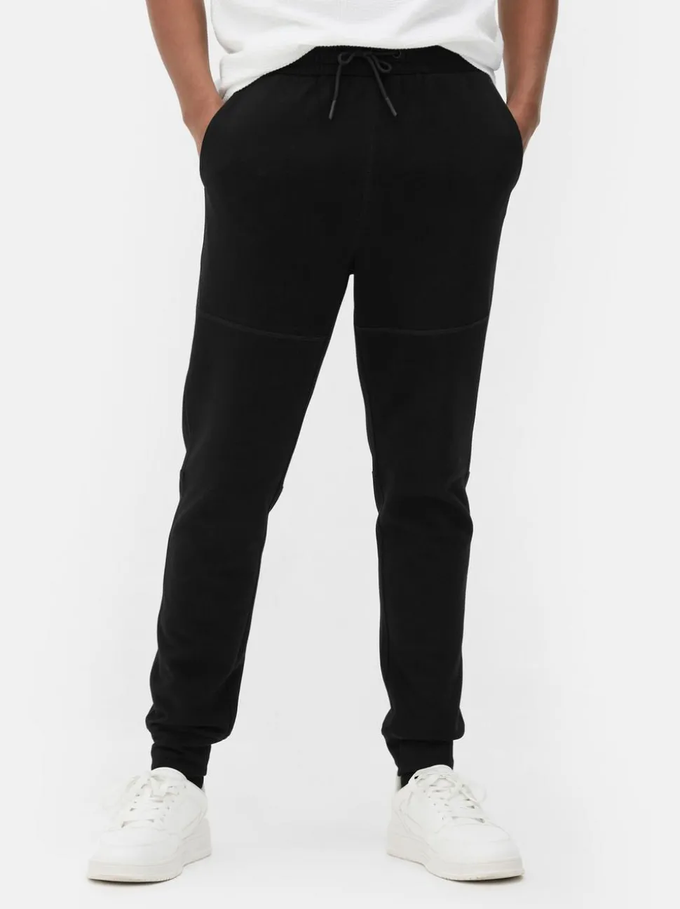 Spodnie dresowe ze sznurkiem i ściąganymi nogawkami