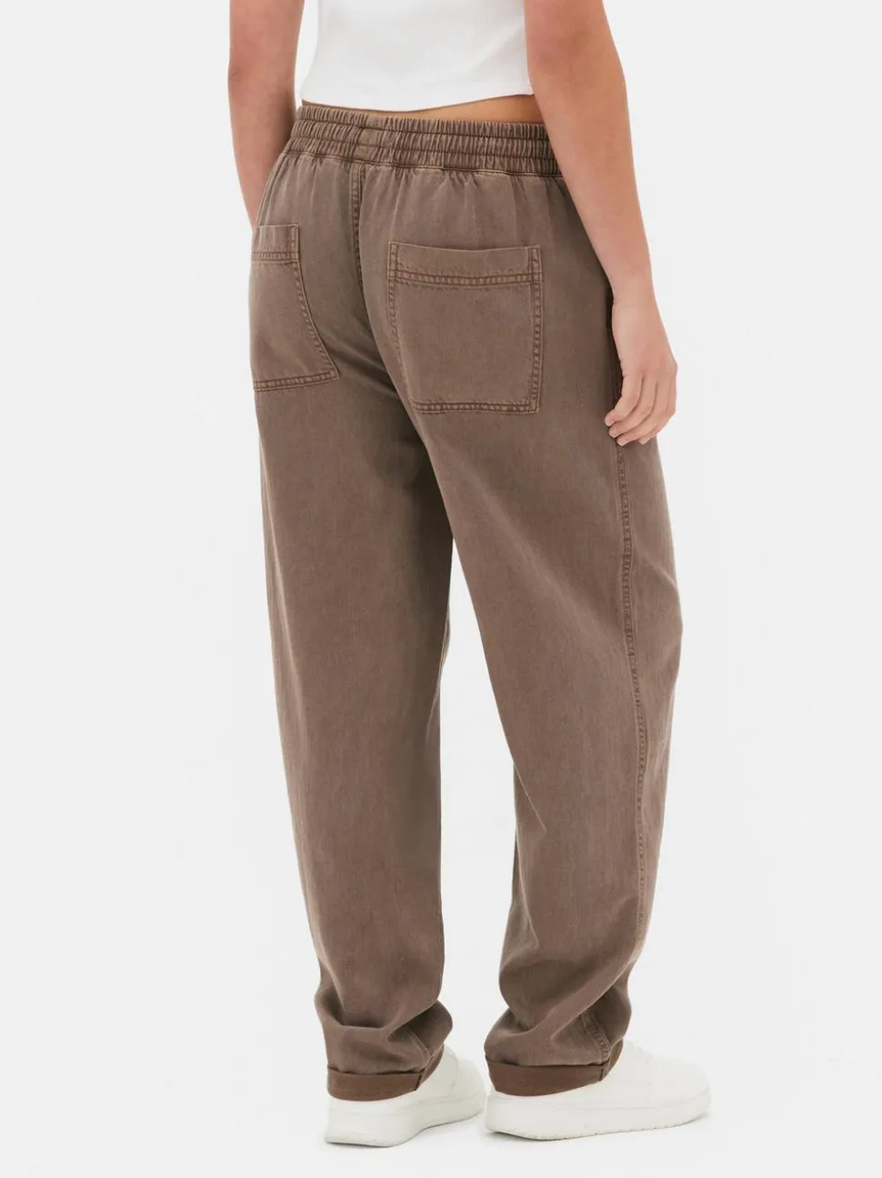 Spodnie dresowe ze sznurkiem w pasie