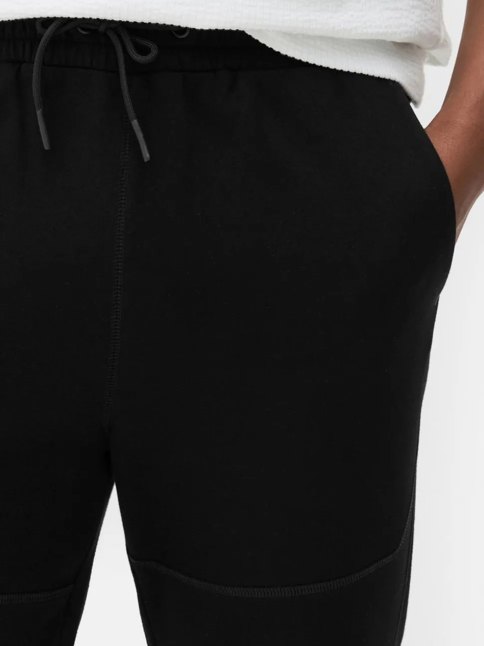 Spodnie dresowe ze sznurkiem i ściąganymi nogawkami