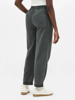 Spodnie dresowe ze sznurkiem w pasie