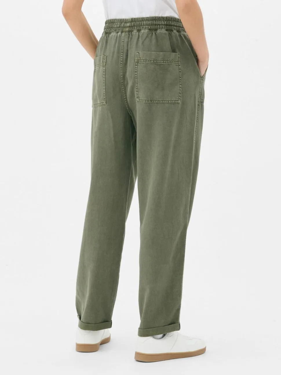 Spodnie dresowe ze sznurkiem w pasie