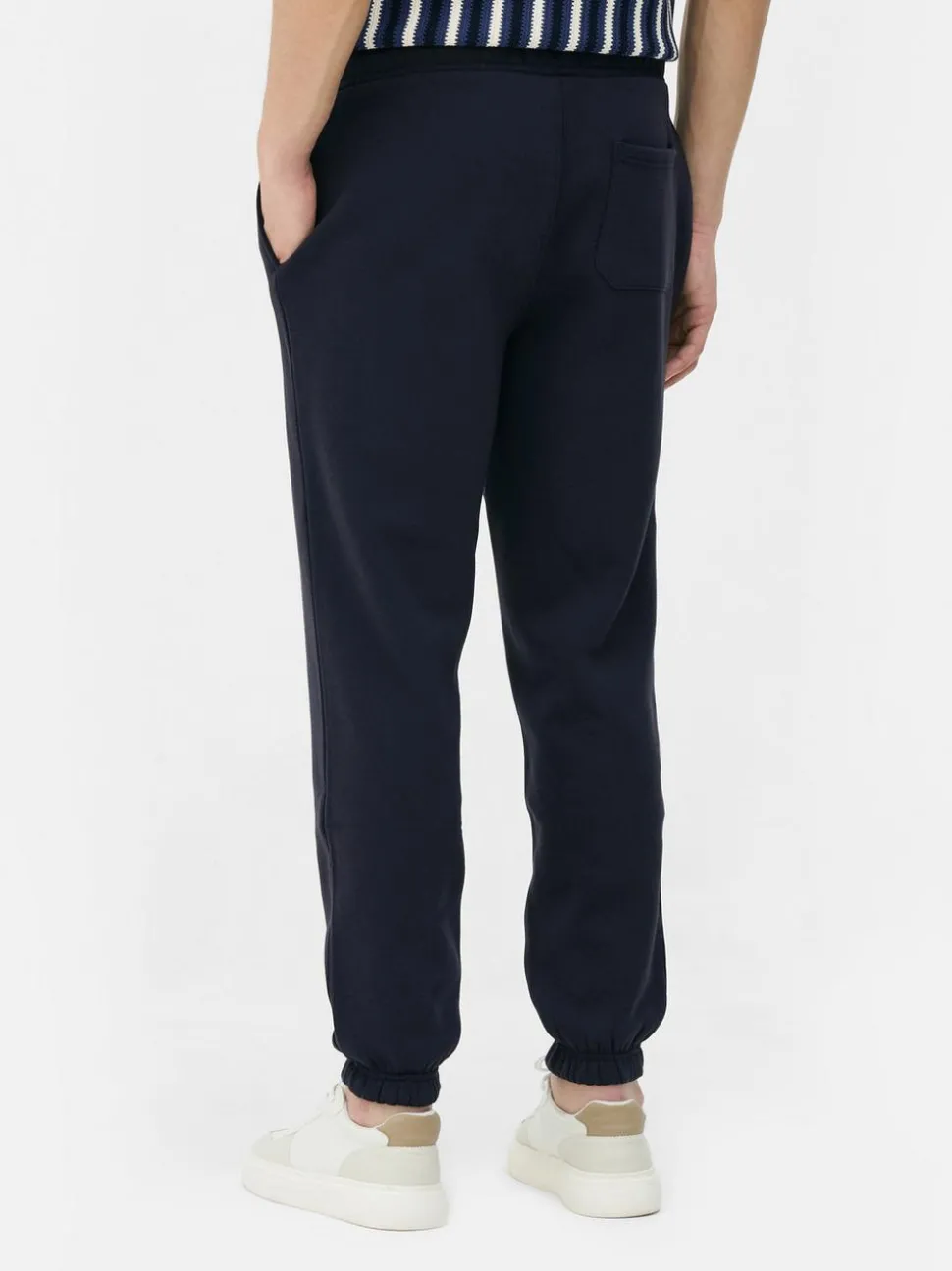 Spodnie dresowe ze sznurkiem i ściąganymi nogawkami