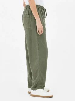 Spodnie dresowe ze sznurkiem w pasie