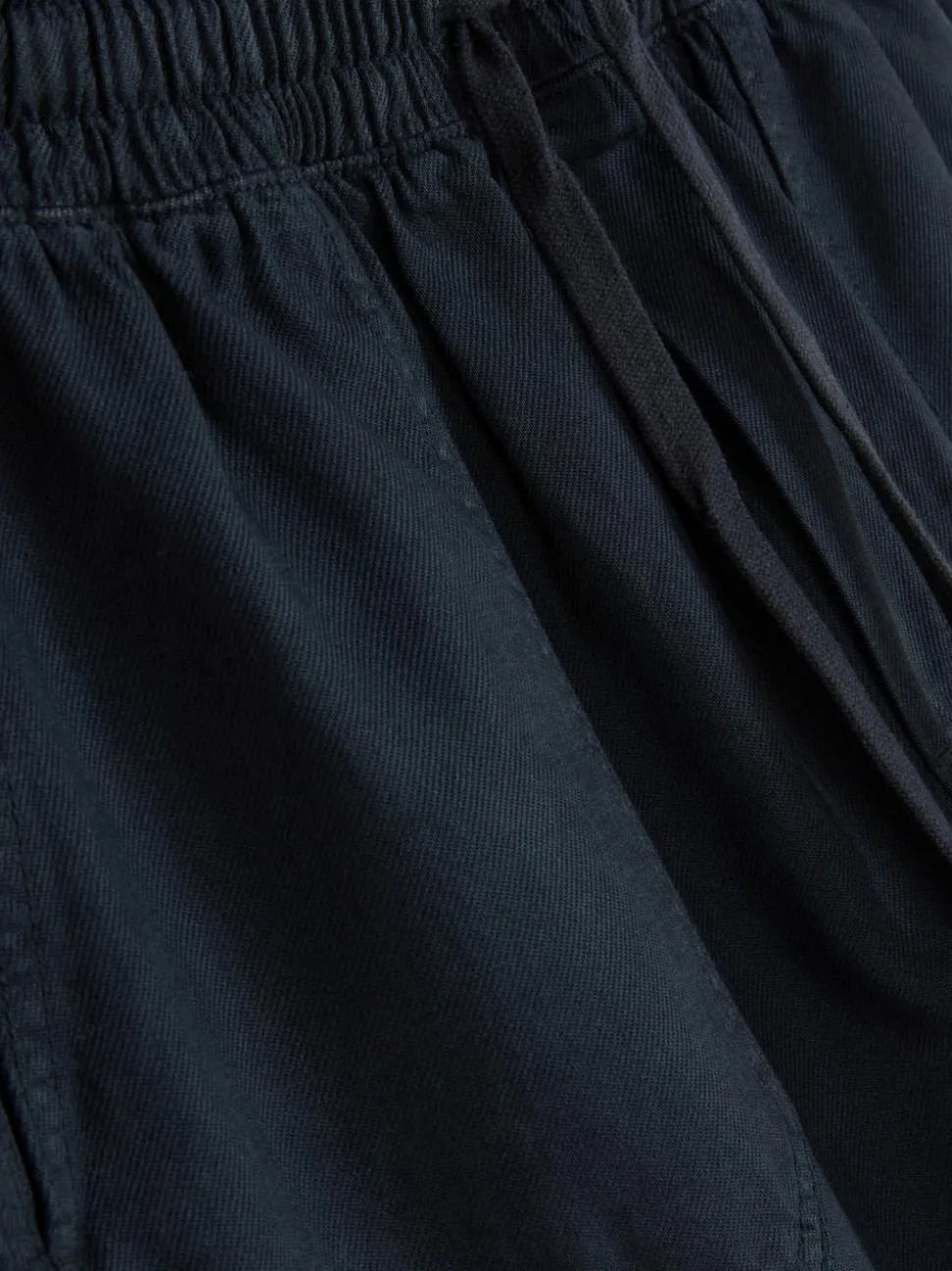 Spodnie dresowe ze sznurkiem w pasie