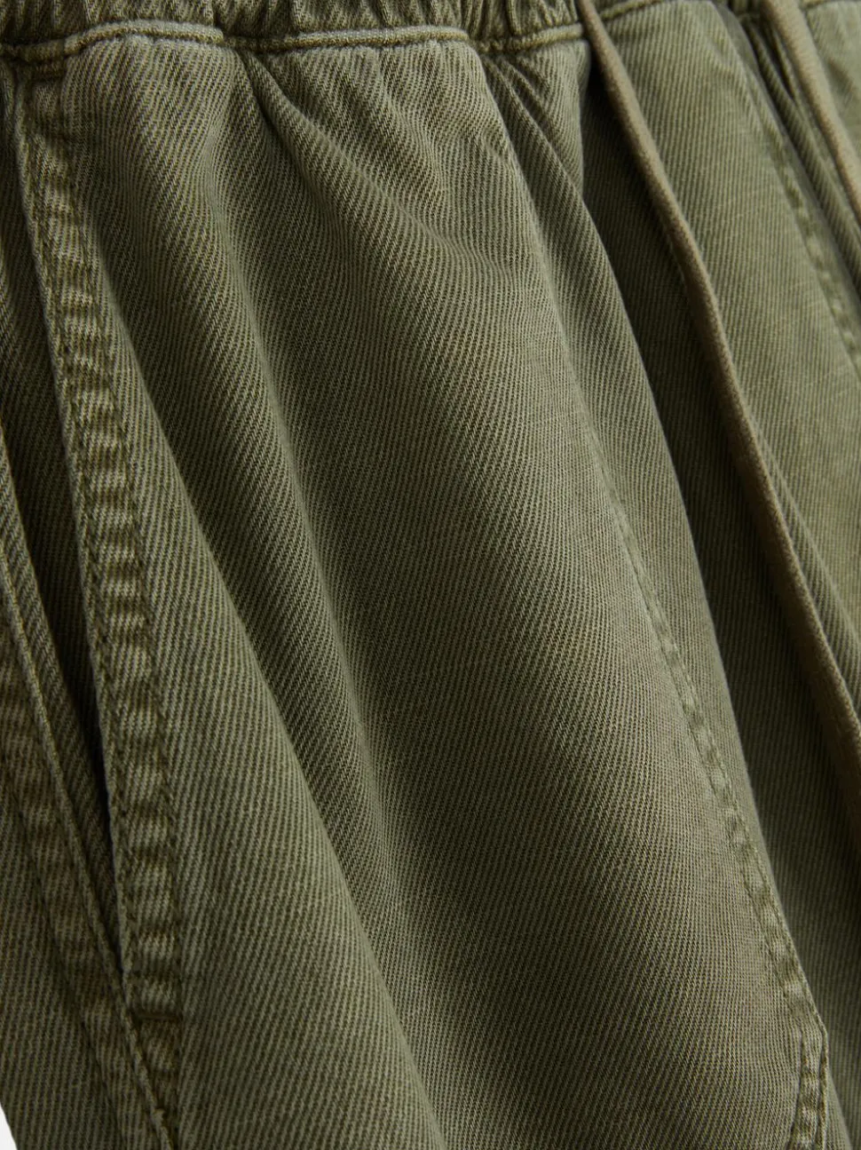 Spodnie dresowe ze sznurkiem w pasie