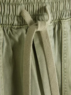 Spodnie dresowe ze sznurkiem w pasie