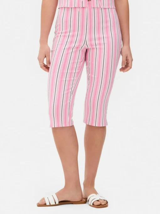 Spodnie typu capri w paski