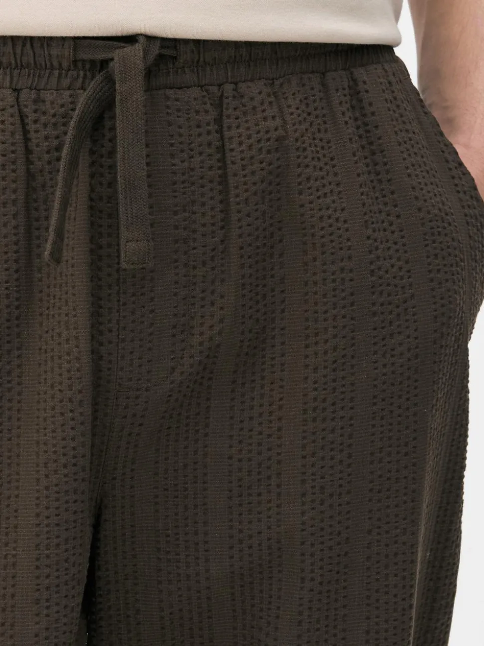 Spodnie w paski z tkaniny seersucker