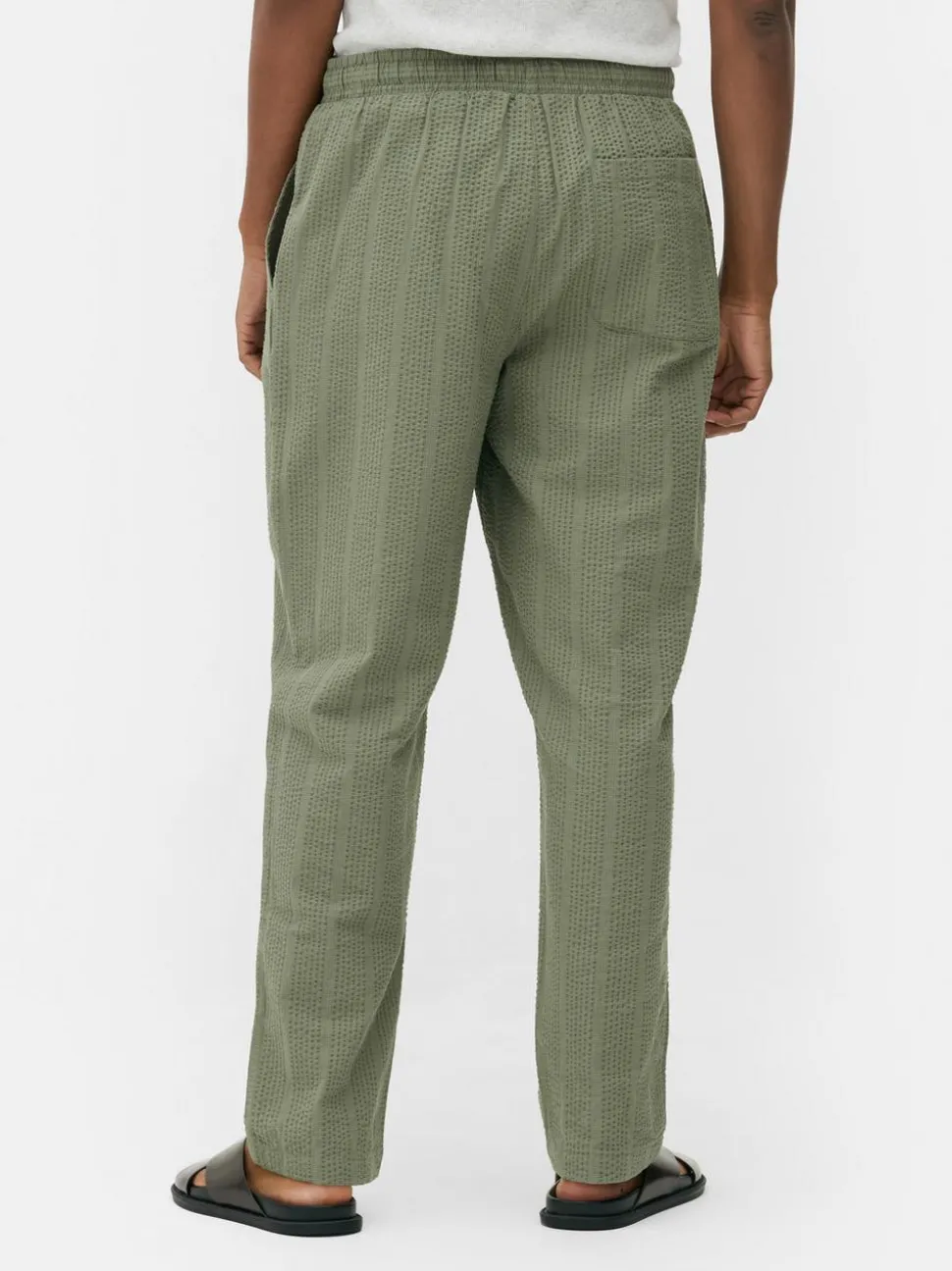 Spodnie w paski z tkaniny seersucker