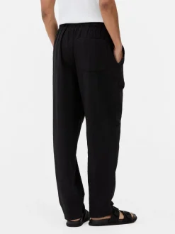 Spodnie w paski z tkaniny seersucker