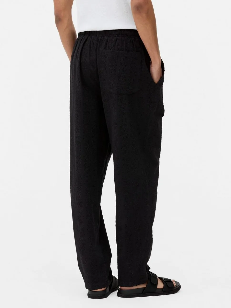 Spodnie w paski z tkaniny seersucker