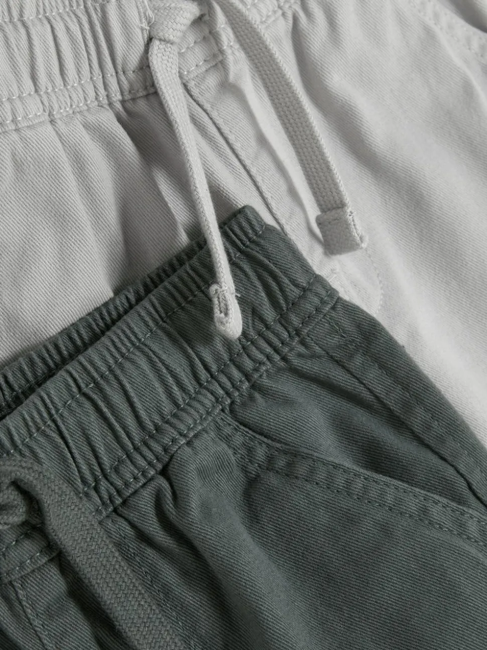 Spodnie z nogawkami z tkaniny diagonalnej, 2 pary