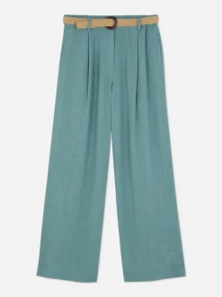 Spodnie z paskiem i prostą nogawką