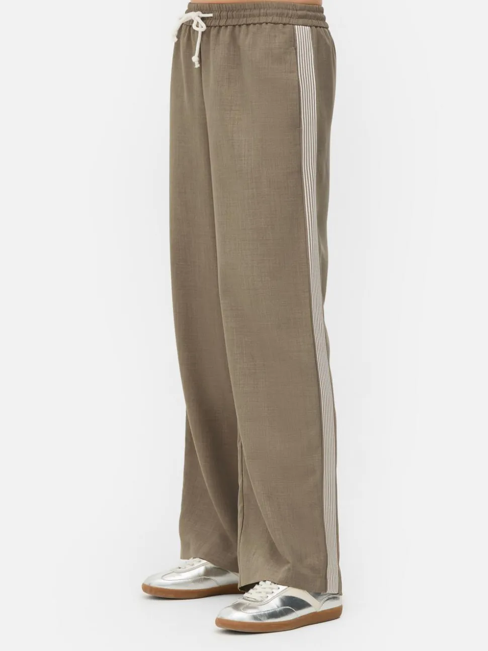 Sportowe spodnie dresowe ze sznurkiem