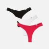 Stringi w estetyce Miami Core, 3 pary