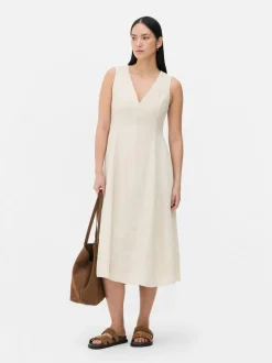 Sukienka bez rękawów z dekoltem w serek The Edit