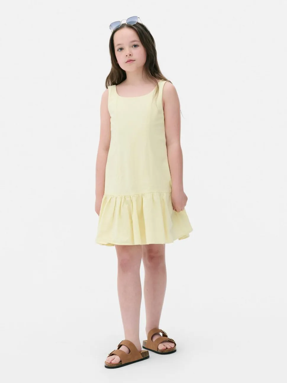 Sukienka bez rękawów z niskim stanem