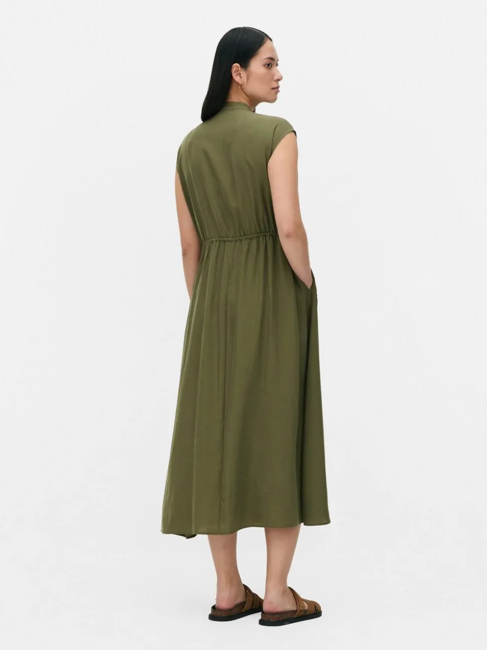 Sukienka bez rękawów ze sznurkiem w talii The Edit