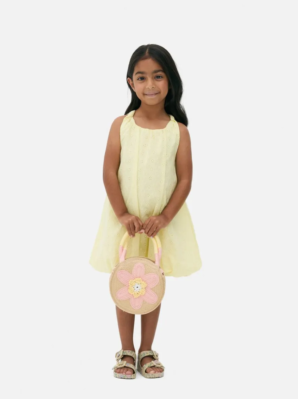 Sukienka z marszczonym obszyciem i haftem angielskim