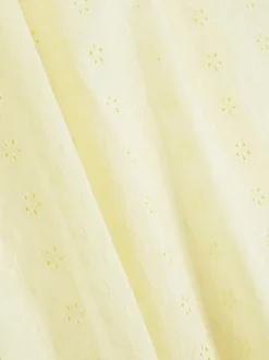 Sukienka z marszczonym obszyciem i haftem angielskim