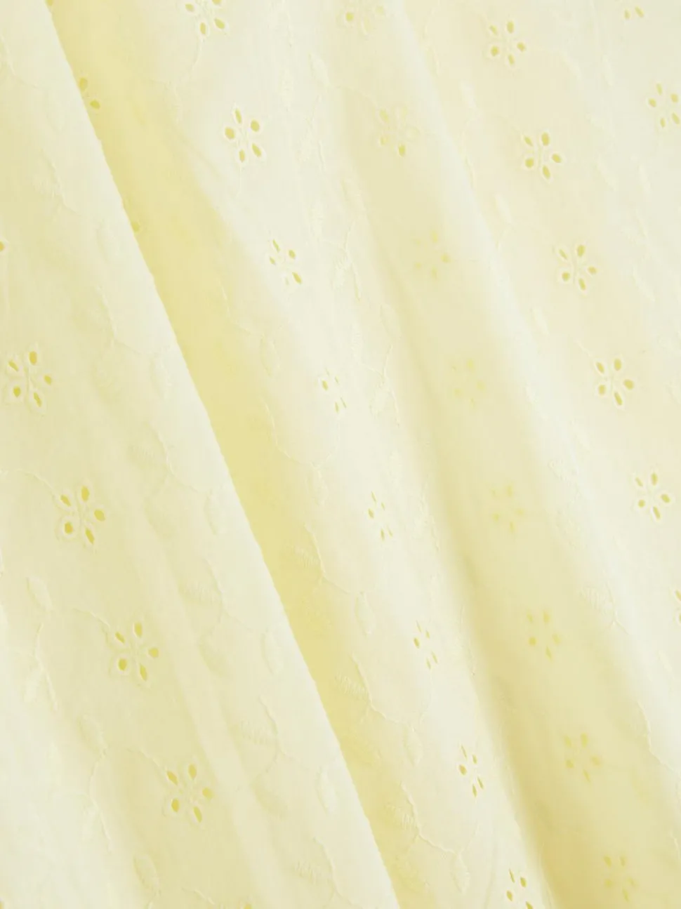 Sukienka z marszczonym obszyciem i haftem angielskim