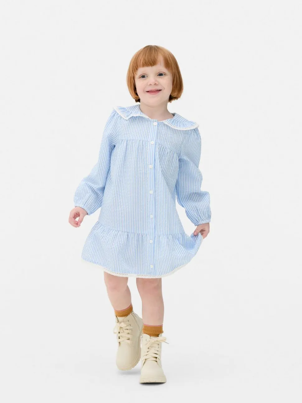 Sukienka z tkaniny seersucker z kołnierzem