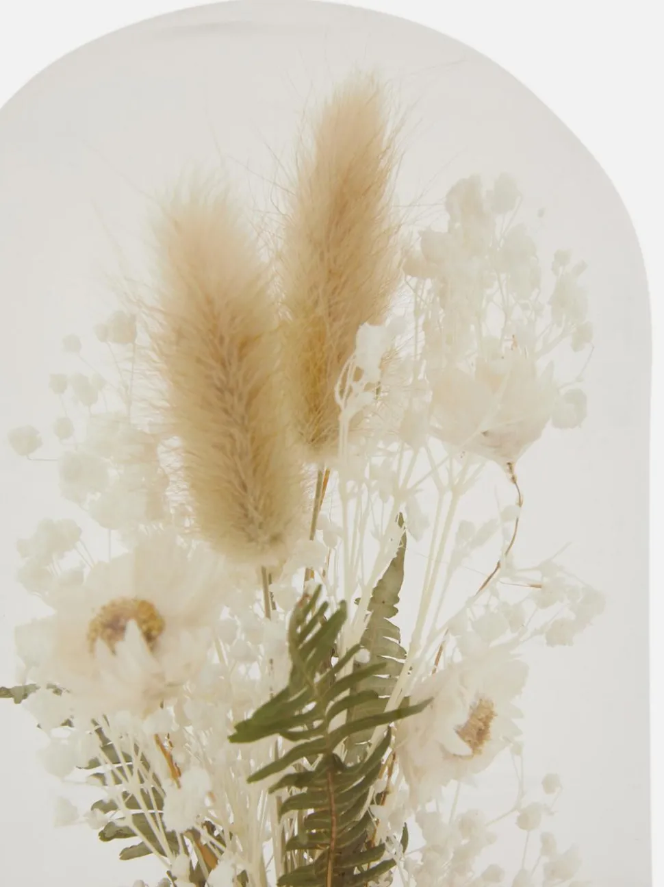 Suszone kwiaty w szklanym pojemniku