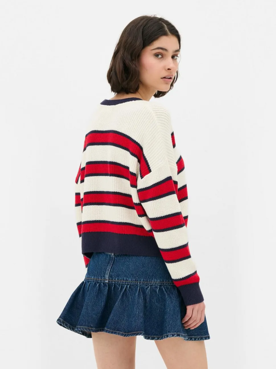 Sweter w paski z okrągłym dekoltem