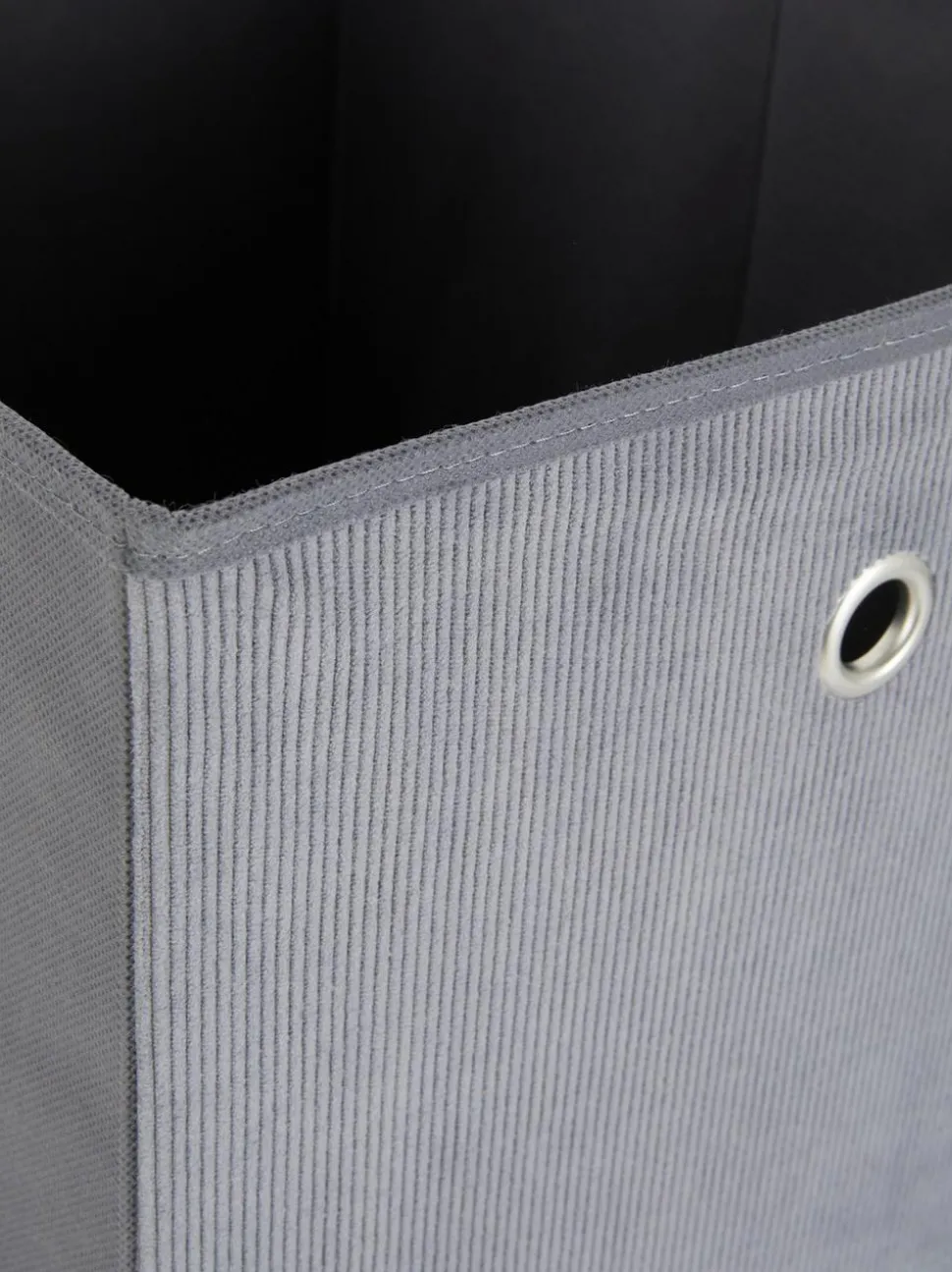 Sześcienne pudełko w prążki